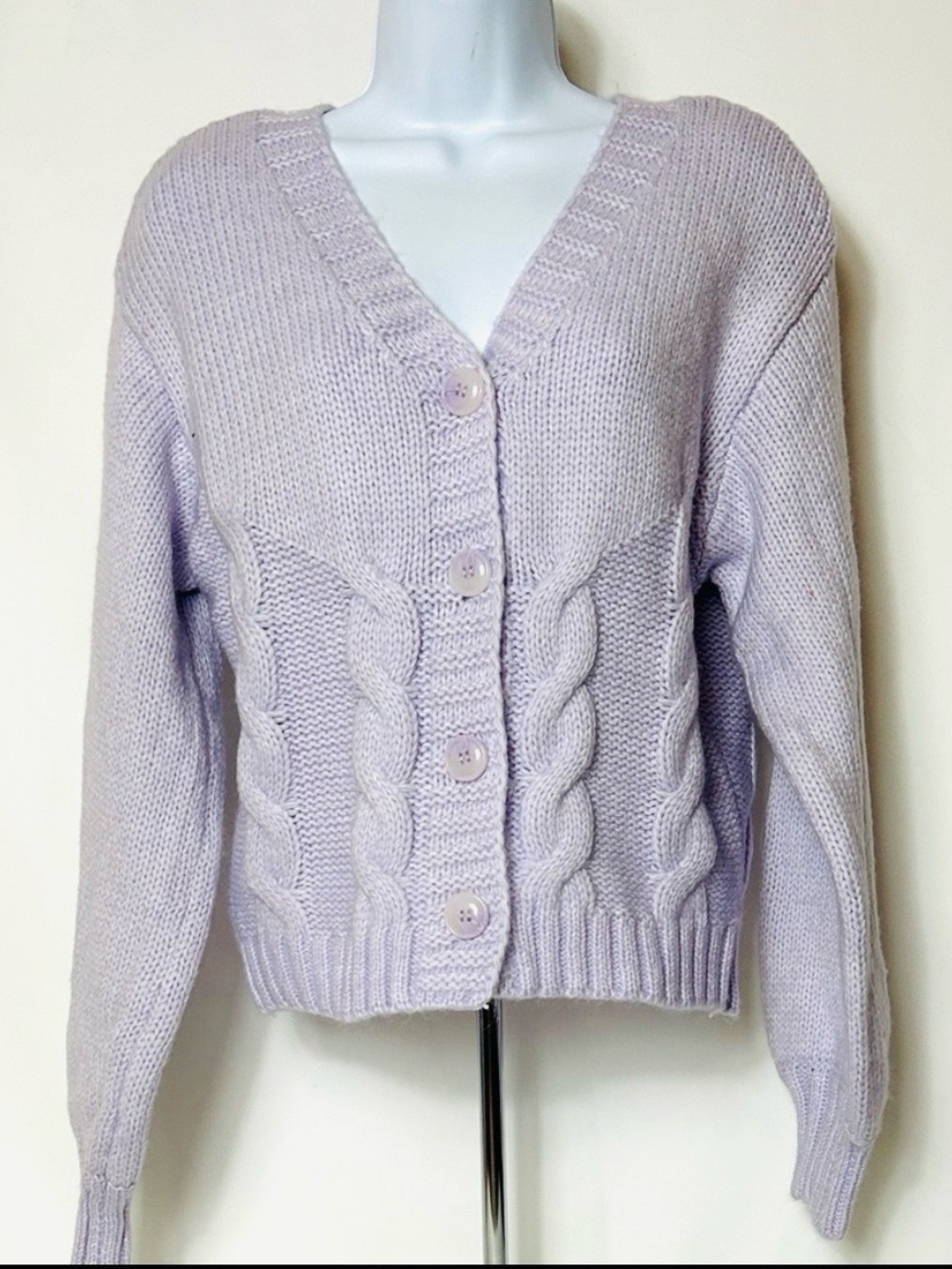 Belle du jour Women’s Size Medium Lavender Button Cable-knit Cardigan Sweater